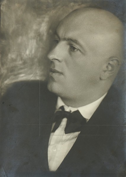 Фотография Василия Сахновского / фот. М. Наппельбаум. Б.м., [1920-е гг.].