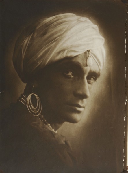 Фотография Рудольфа Валентино. Б.м., [1920-е гг.].