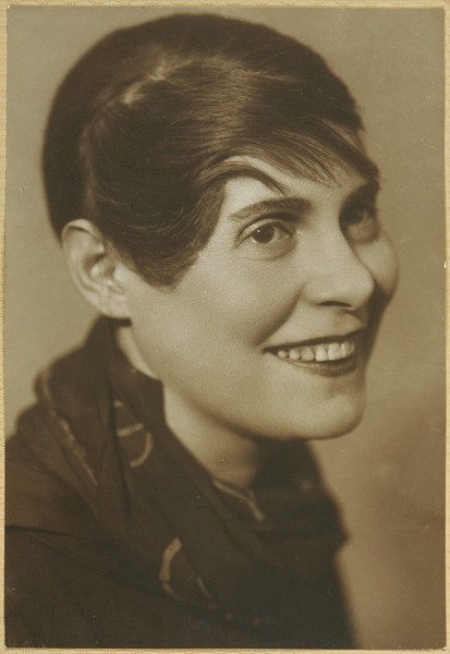 Лиля Брик. Фотопортрет. Художественная фотография Капустянской под руководством Штеренберга, 1920-е гг.