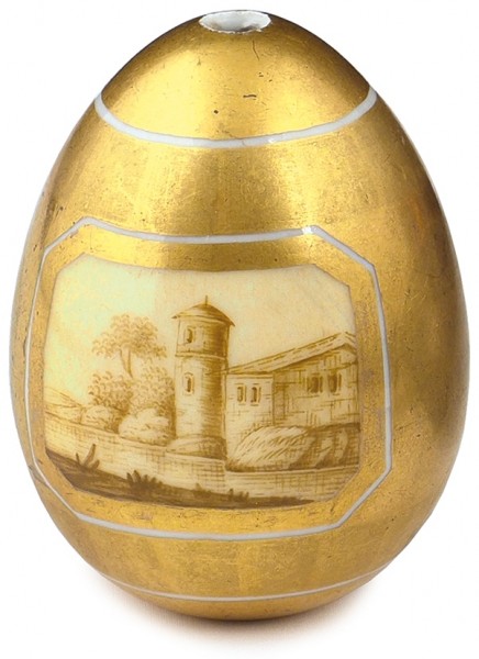 Яйцо подвесное декоративное. Россия, 1820-е. Фарфор, золочение, цировка, надглазурная монохромная роспись. Высота 6,2 см.