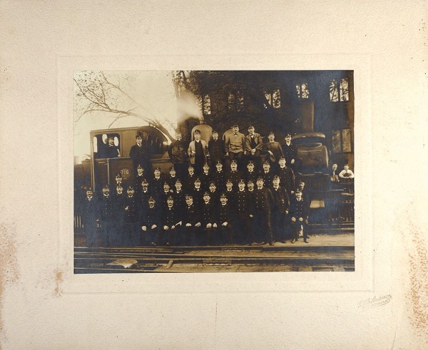 Групповая фотография служащих Финской железной дороги.