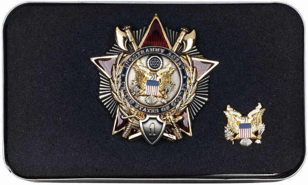 Sergey Mironenko / The Transnational First Class Order of the Enemy of the People with a promotion to the honorary rank of the Agent of the Foreign Intelligence Service . 2013. Heavy metal, enamel, screw fastening, number 89, in a case including an Order Card. Diameter 6.5 cm.